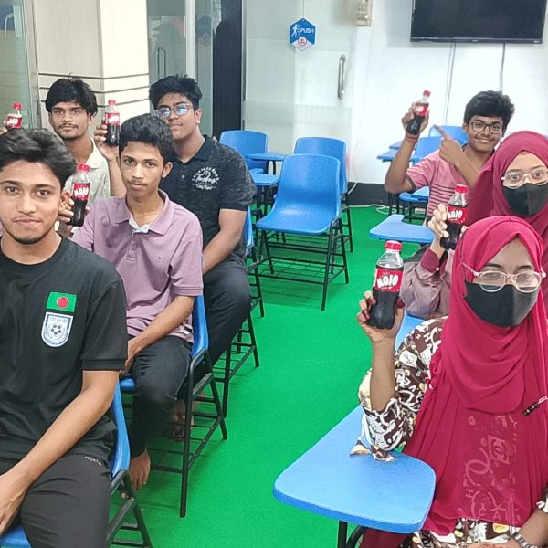 টুইনসফ্ট ক্যাম্পাসে আয়োজন করা ৪৭৪ ব্যাচের শিক্ষার্থীদের ক্লাস পার্টি উৎসব।